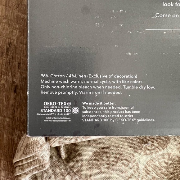 🪴threshold 50"x50" table throw in cream/beige - Picture 5 of 5